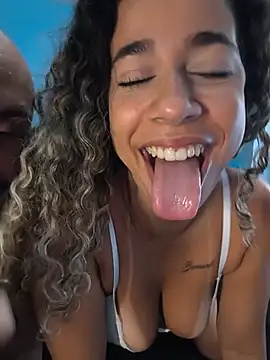 Show modela vivianeleoa na web-kameri