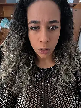 Show modela vivianeleoa na web-kameri