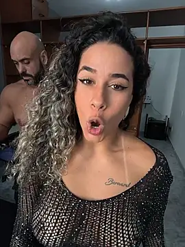 Show de vivianeleoa na webcam