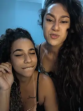 Show de vivianeleoa na webcam