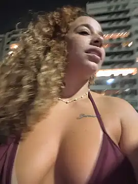 Show de vivianeleoa na webcam