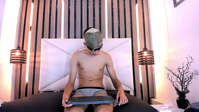 Pit_Ross Webcamshow