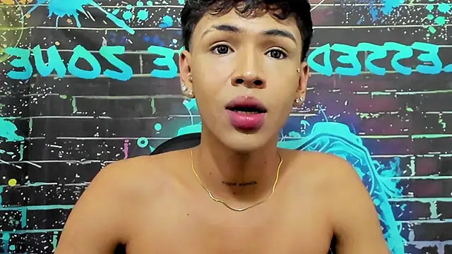 Timmy_Kiing_ Show in webcam