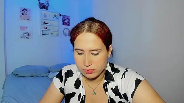 Sofiababyy: διαδικτυακό σόου στην κάμερα