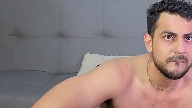 david_oliveira Show in webcam