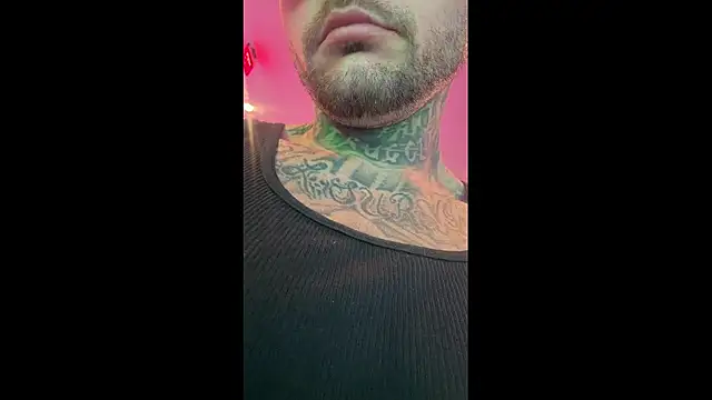 trickydickydaddy Show in webcam