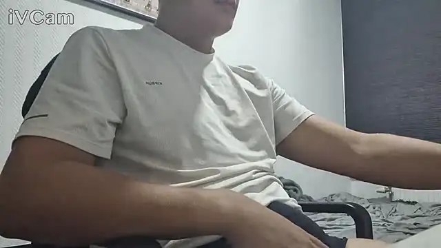 Show modela stiroxtwitch na web-kameri