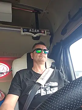 Show modela adas- na web-kameri