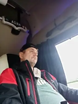 adas-: διαδικτυακό σόου στην κάμερα