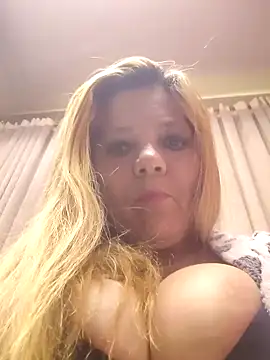 karlaanqui1's Webcam Show