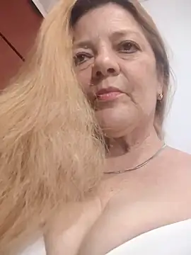 Show de karlaanqui1 na webcam