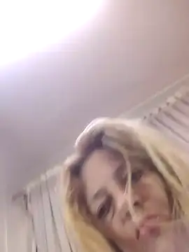 karlaanqui1 Show Webcam