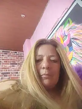 karlaanqui1 Adlı Modelin Canlı XXX Sohbeti