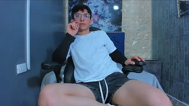 ElanGiraldo's Webcam Show
