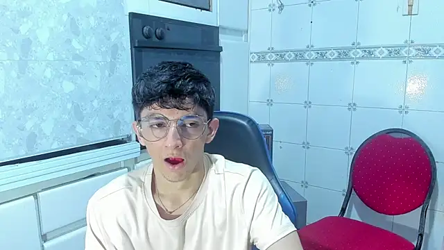 ElanGiraldo's Webcam Show