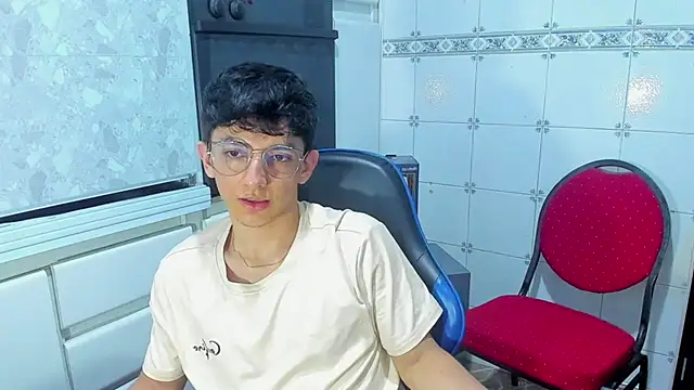 ElanGiraldo Webcam Show