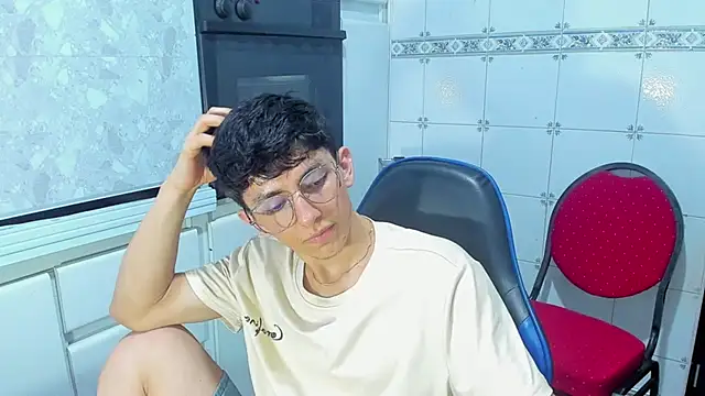 ElanGiraldo Adlı Modelin Web Kamerası Şovu