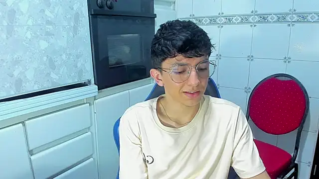 ElanGiraldo Webcam show