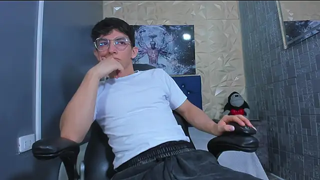 ElanGiraldo Webcam Show