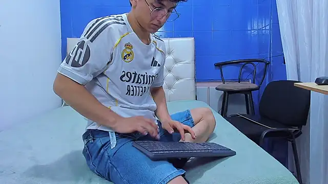 ElanGiraldo Pertunjukan Webcam