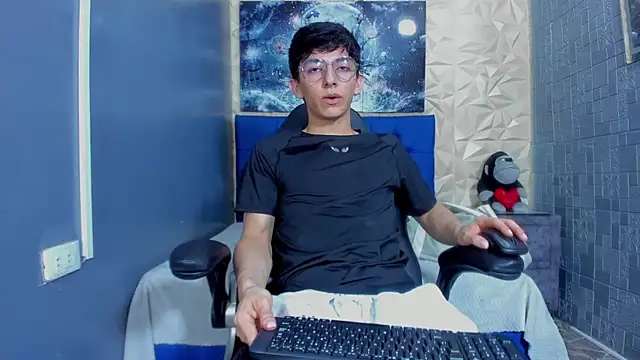 ElanGiraldo Adlı Modelin Web Kamerası Şovu