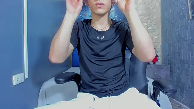 ElanGiraldo Webcam Show