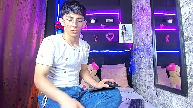 ElanGiraldo Adlı Modelin Web Kamerası Şovu