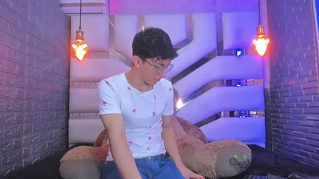 ElanGiraldo's Webcam Show