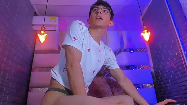 ElanGiraldo Webcam Show