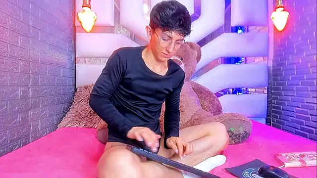 ElanGiraldo Шоу с уебкамера