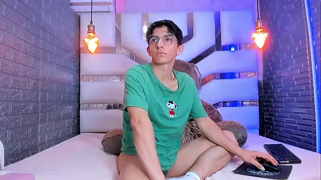 ElanGiraldo Adlı Modelin Web Kamerası Şovu