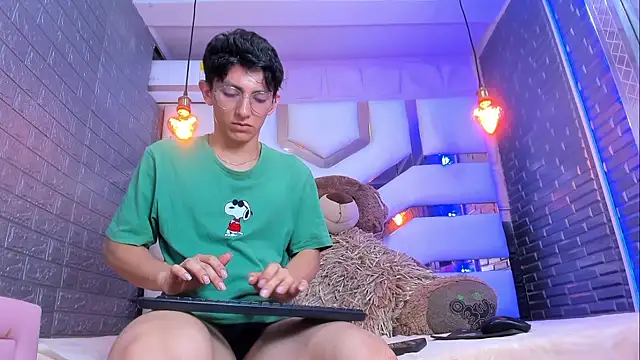 Pertunjukan Kamera Web ElanGiraldo