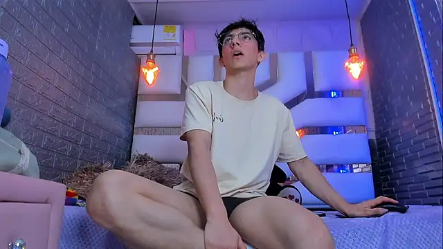 ElanGiraldo Webcam show