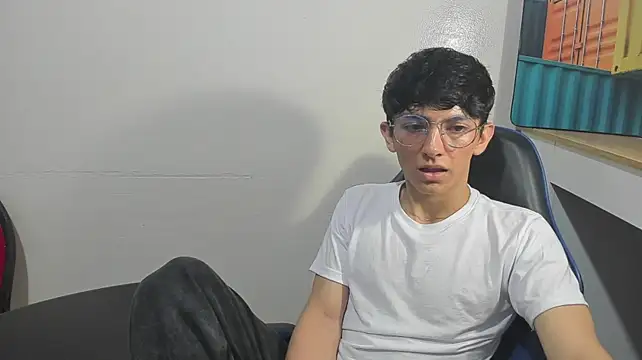 ElanGiraldo Webcam Show
