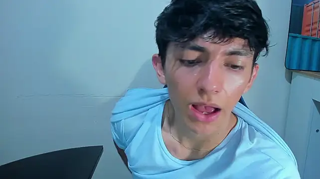 ElanGiraldo Show Webcam
