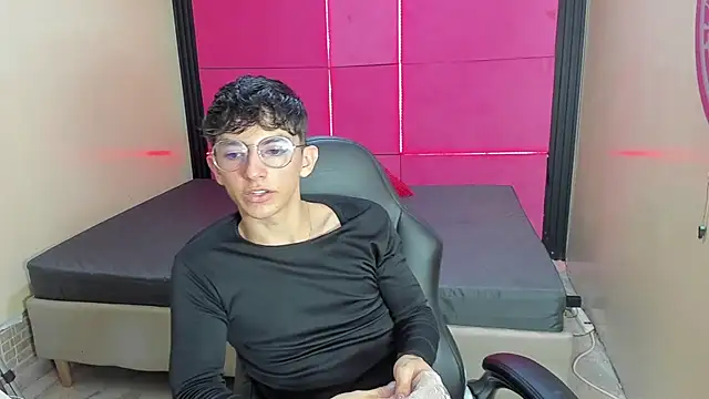 ElanGiraldon Webbikameraesitys