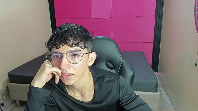 ElanGiraldo Webcam Show