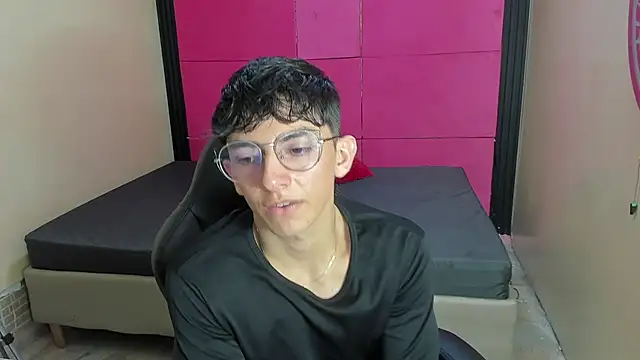 ElanGiraldo Show Webcam