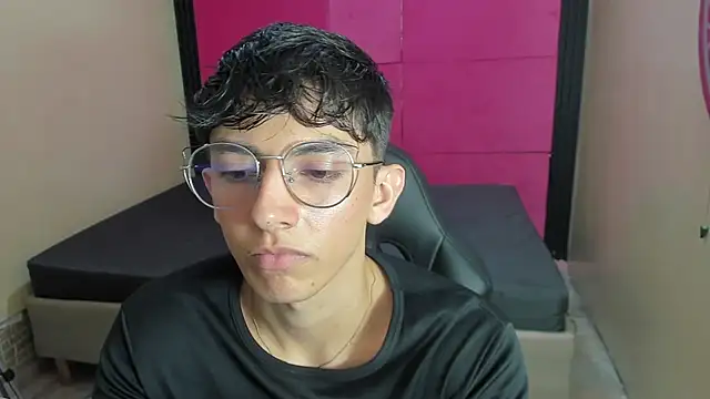 عرض كام ElanGiraldo