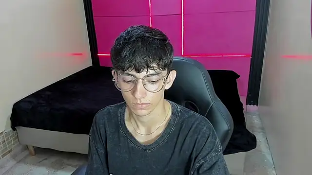 ElanGiraldo webcam show