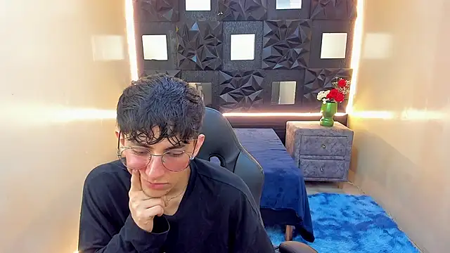 ElanGiraldo Шоу с уебкамера
