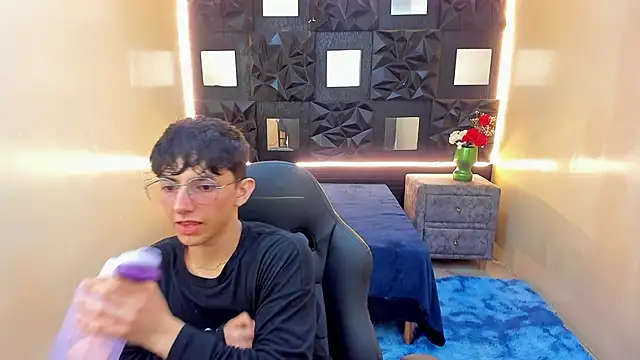 ElanGiraldo Adlı Modelin Web Kamerası Şovu