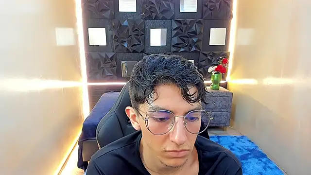 ElanGiraldo Шоу с уебкамера