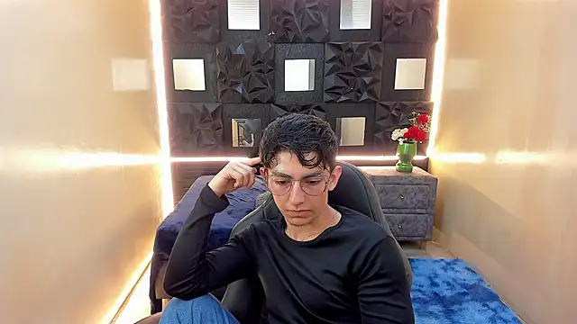 ElanGiraldo 在線直播表演