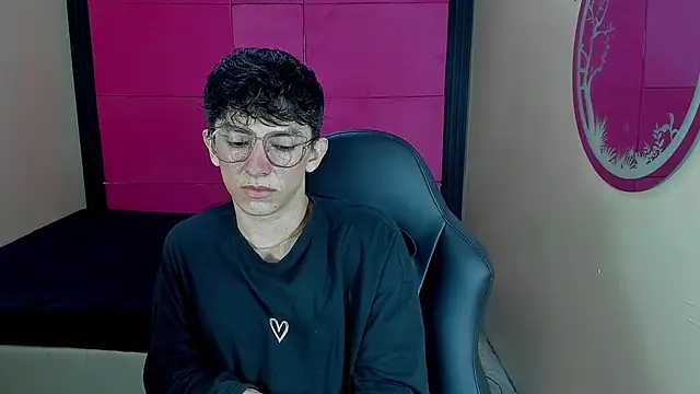 ElanGiraldo Webcam Show