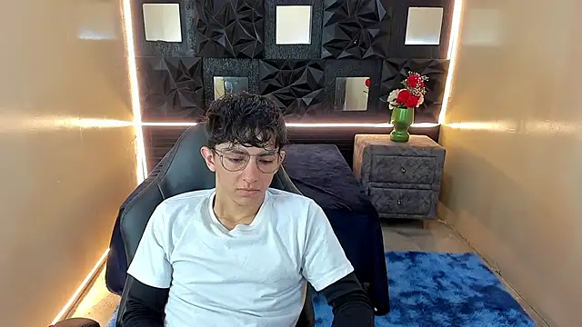 ElanGiraldo webcam show