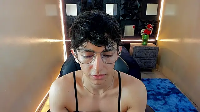ElanGiraldo Adlı Modelin Web Kamerası Şovu