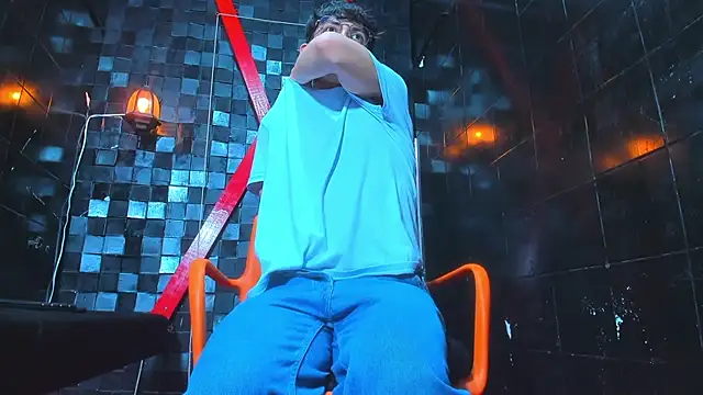 ElanGiraldo Show in webcam