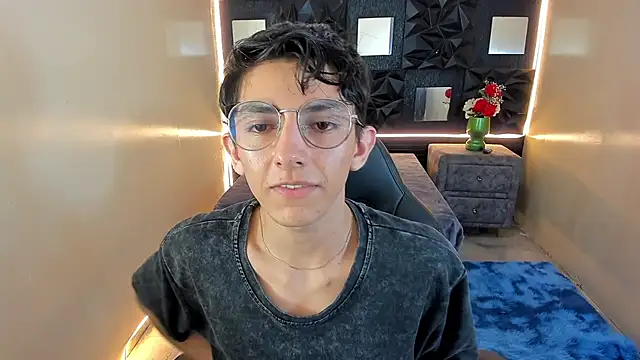 ElanGiraldo: вебкам-шоу