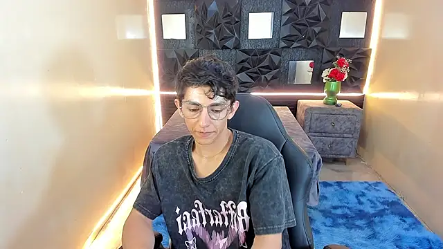 ElanGiraldo Adlı Modelin Web Kamerası Şovu